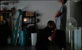 Straight electrician is sucked by the owner of the house in hidden camera