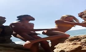 Caught Muscular black guy fucking a sexy slut he meet at the beach