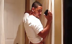 Curious str8 guy enjoys a glory hole