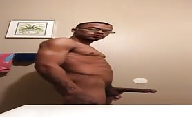Nerd nigga jerking his monster in front of the webcam
