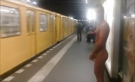exhibitionist strips naked in the subway to masturbate in front of everyone