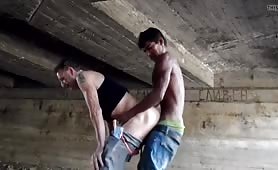 Paying a young latino homeless to fuck me under a bridge